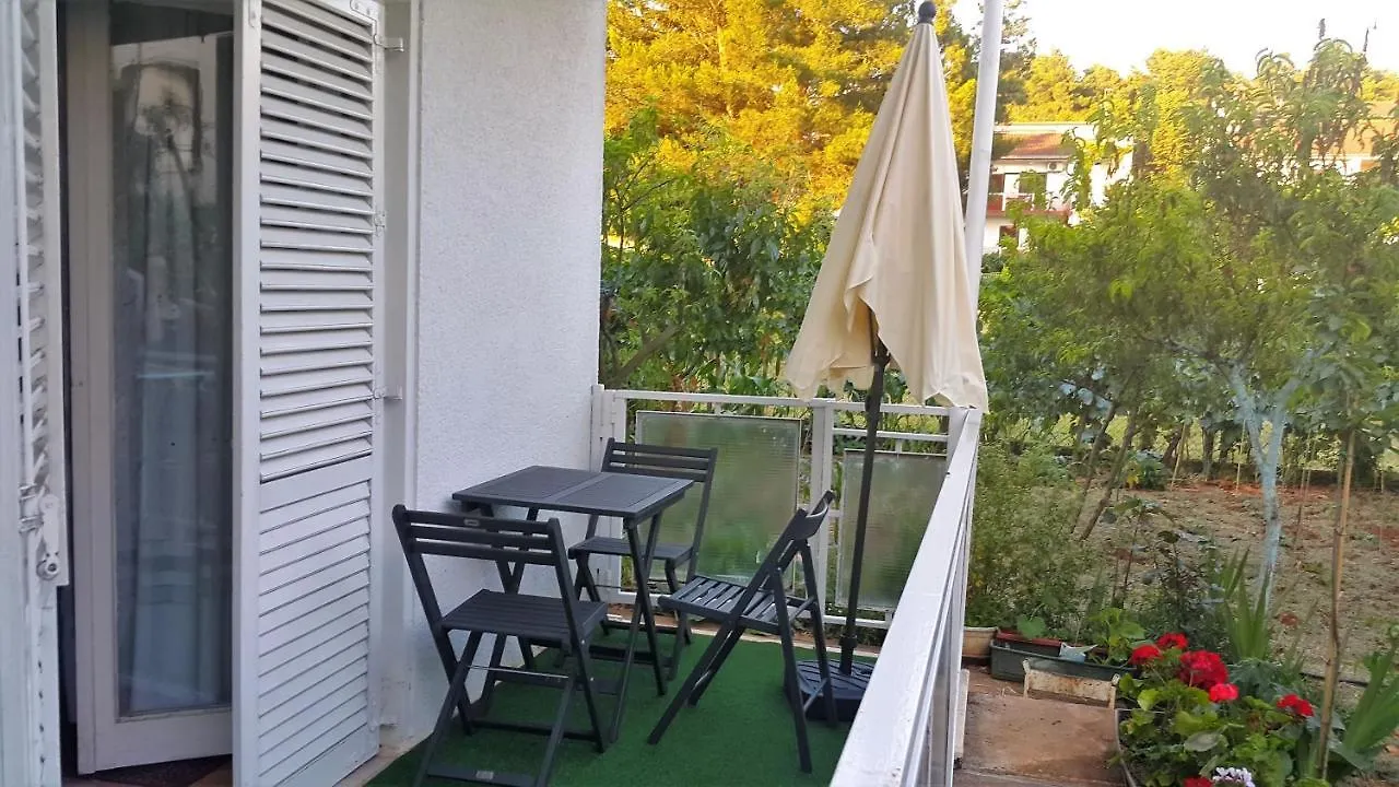 The Apartment With Air Conditioned Porec Croatia
